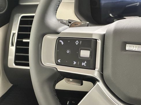 Certified 2025 Land Rover Discovery Dynamic SE AWD/4WD image 14