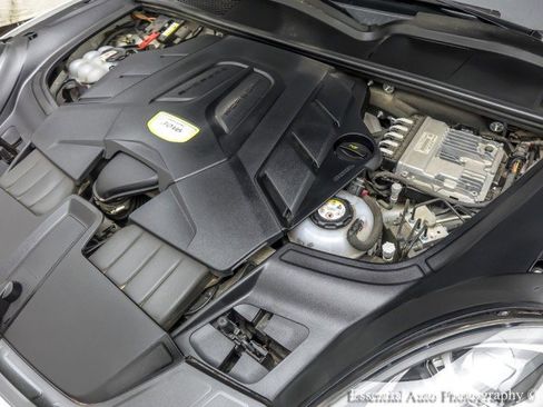 Used 2021 Porsche Cayenne E-Hybrid image 35