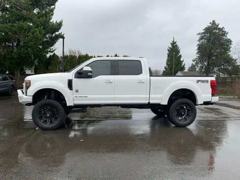 Used 2021 Ford F250 Lariat image 2