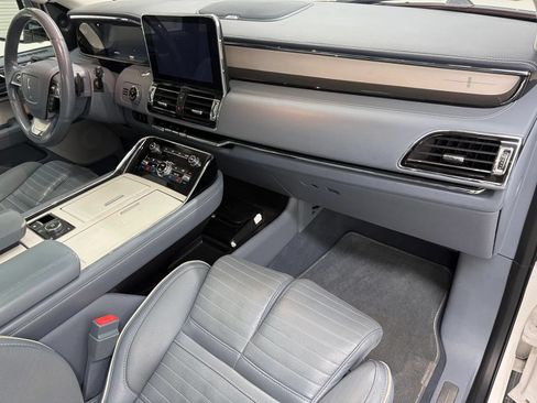 Used 2018 Lincoln Navigator Black Label w/ Cargo Package AWD/4WD image 8