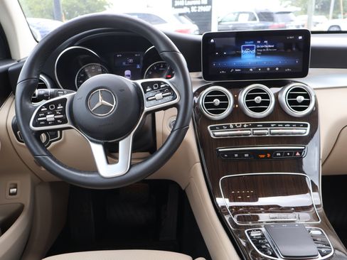 Used 2022 Mercedes-Benz GLC 300 image 19