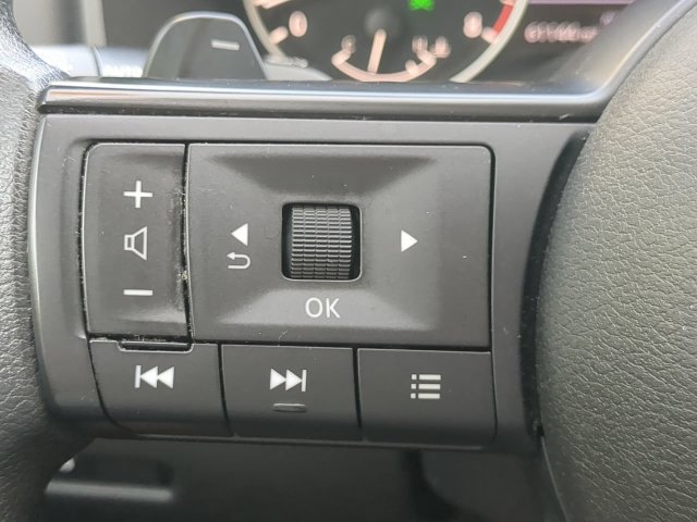 Used 2024 Nissan Rogue SV AWD/4WD image 22