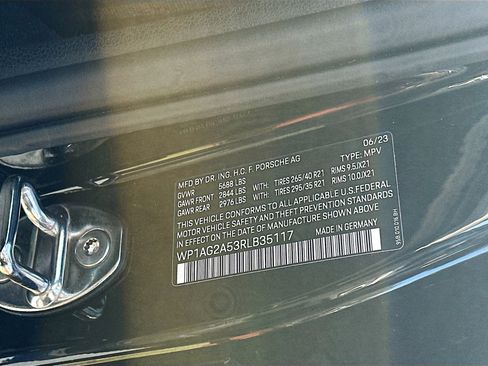 Used 2024 Porsche Macan S AWD/4WD image 38
