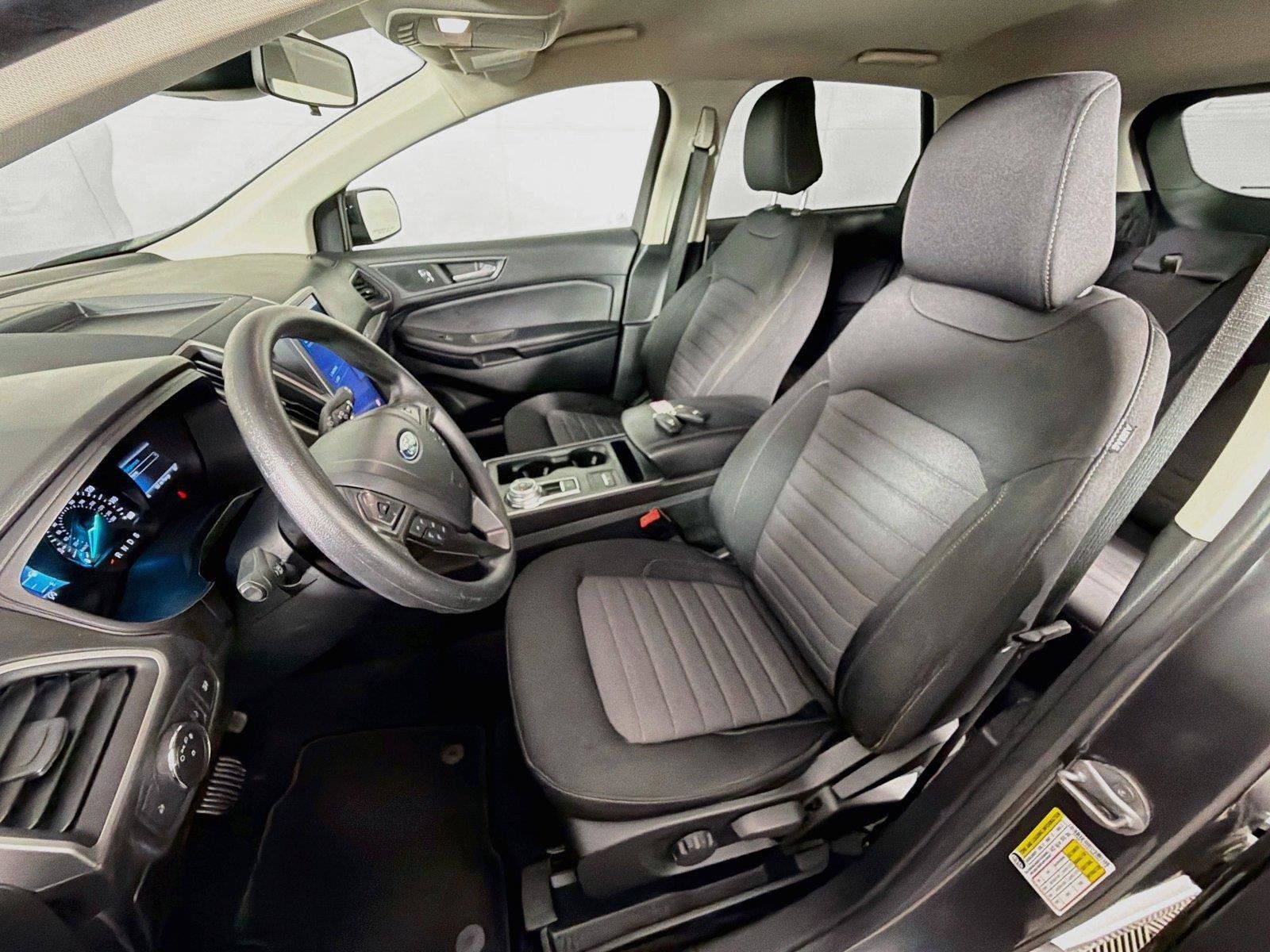 Used 2022 Ford Edge SE w/ Black Appearance Package AWD/4WD image 2