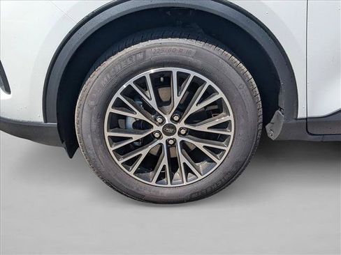 Used 2025 Ford Escape SE FWD image 24