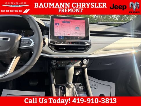 Used 2023 Jeep Compass Limited w/ Elite Group AWD/4WD image 19