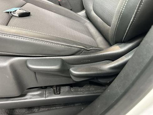 Certified 2024 Buick Encore GX Preferred FWD image 10