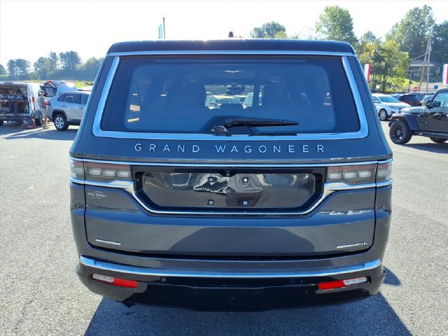 Used 2023 Jeep Grand Wagoneer L Series III w/ Rear Seat Video Group 1 AWD/4WD image 7