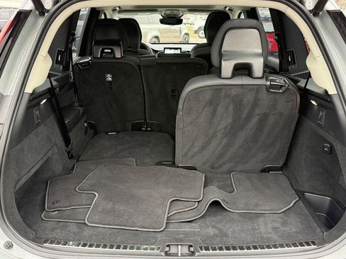 Used 2025 Volvo XC90 B6 Plus image 5