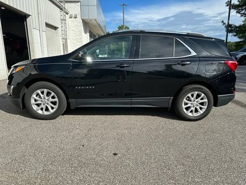 Used 2020 Chevrolet Equinox LT FWD image 2