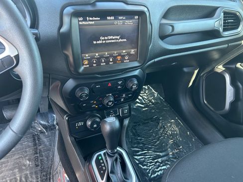 Used 2023 Jeep Renegade Latitude AWD/4WD image 21