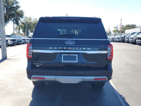 Used 2024 Ford Expedition Platinum image 8
