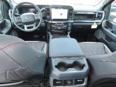 New 2026 Ford F250 Lariat w/ Black Appearance Package AWD/4WD image 24
