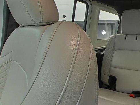 Used 2022 Jeep Wrangler Unlimited Sahara AWD/4WD image 9