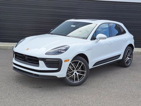 New 2026 Porsche Macan image 1
