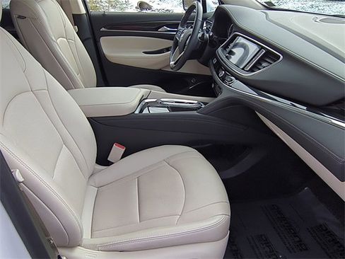 Used 2023 Buick Enclave Essence w/ Experience Buick Package image 21