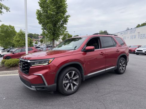 Used 2023 Honda Pilot Elite image 5