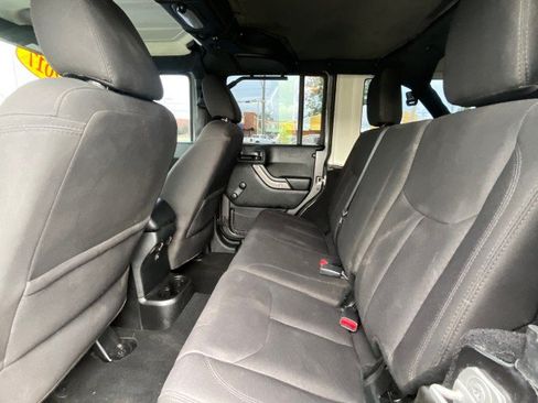 Used 2017 Jeep Wrangler Unlimited Sport w/ Connectivity Group AWD/4WD image 22