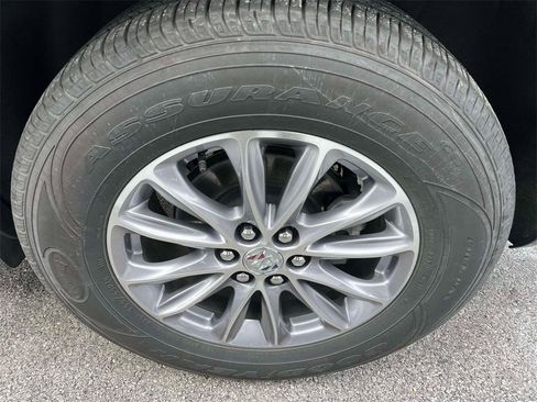 Certified 2023 Buick Enclave Essence image 11