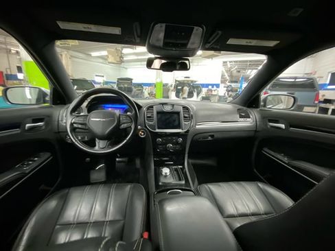 Used 2020 Chrysler 300 S AWD/4WD image 27