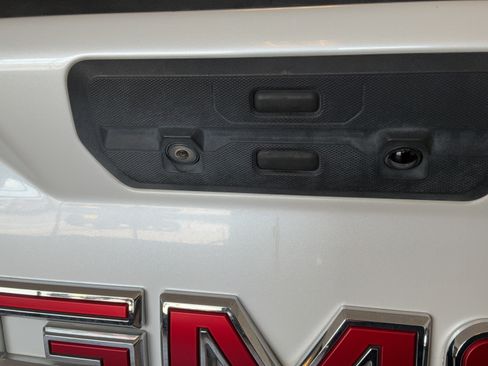 Used 2019 GMC Sierra 1500 SLT w/ SLT Premium Plus Package AWD/4WD image 47