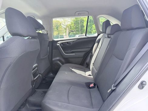 Used 2019 Toyota RAV4 LE w/ All Weather Liner Package AWD/4WD image 19