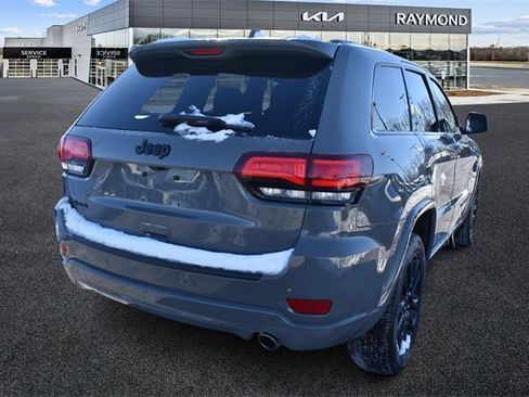 Used 2020 Jeep Grand Cherokee Altitude image 3