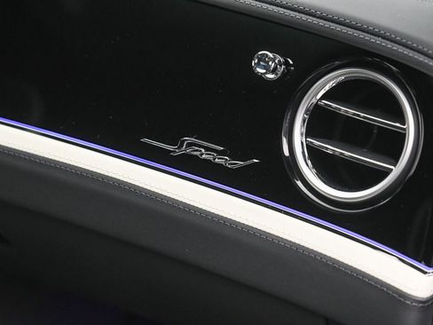 Used 2025 Bentley Flying Spur Plug-In Hybrid image 46