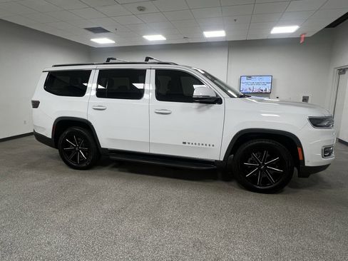 Used 2022 Jeep Wagoneer Series II image 15