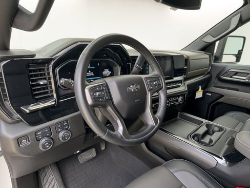 Certified 2024 Chevrolet Silverado 2500 ZR2 AWD/4WD image 4