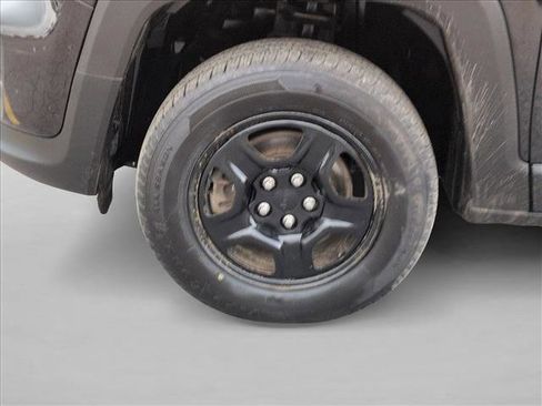 Used 2019 Jeep Renegade Sport image 27