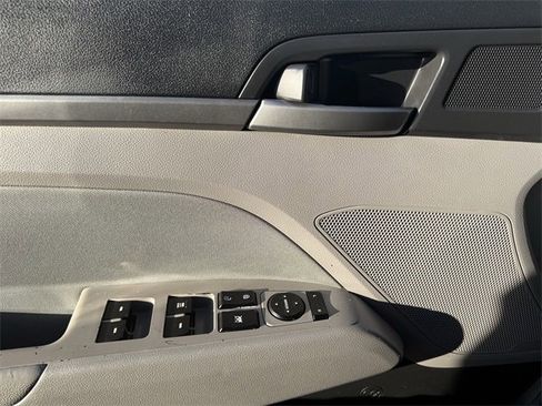 Used 2018 Hyundai Elantra SEL image 21