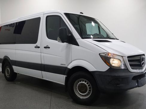 Used 2016 Mercedes-Benz Sprinter 2500 image 2