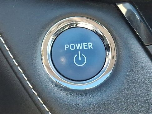 Used 2018 Toyota RAV4 Limited image 23