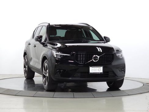 Used 2023 Volvo XC40 B5 Plus w/ Protection Package Premier AWD/4WD image 1