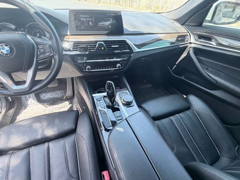 Used 2018 BMW 530e w/ Premium Package 2 RWD image 11
