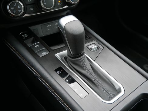 Certified 2025 Nissan Kicks SV w/ Illumination Package image 24