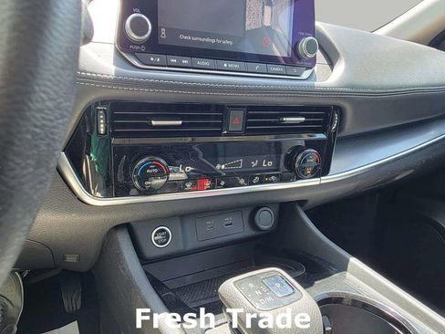 Used 2021 Nissan Rogue SV AWD/4WD image 16