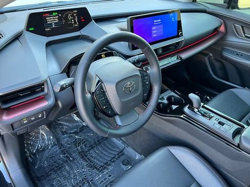 Used 2026 Toyota Prius Plug-In Hybrid FWD image 25