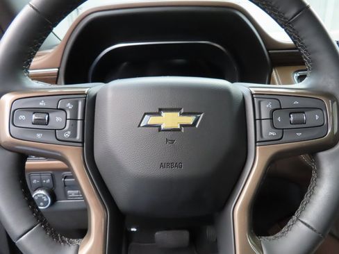 Used 2024 Chevrolet Suburban High Country image 60