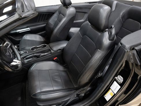 Used 2015 Ford Mustang Premium image 12