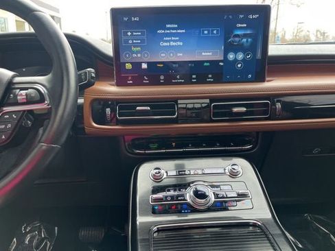Certified 2023 Lincoln Nautilus Reserve AWD/4WD image 31