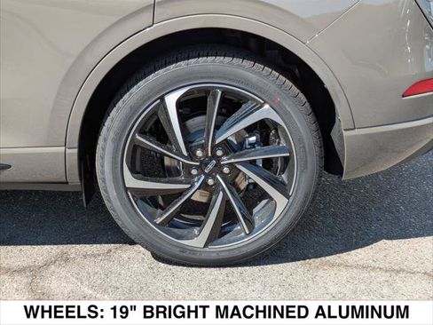 New 2025 Lincoln Corsair Grand Touring image 6