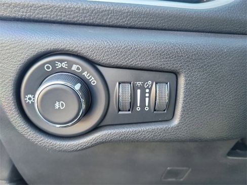 New 2023 Chrysler Pacifica Touring-L w/ S Appearance Package image 21