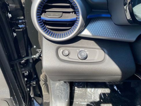 New 2026 Chevrolet Trax LS w/ LS Convenience Package FWD image 12