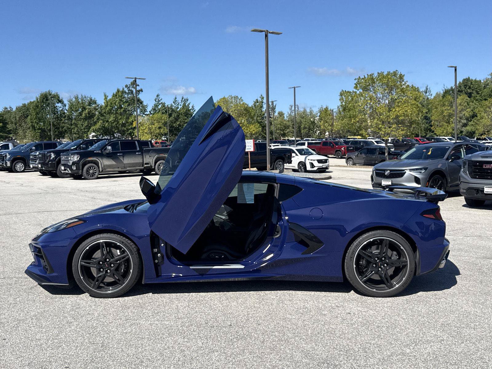 Used 2025 Chevrolet Corvette Stingray Preferred Cpe w/ Z51 Performance Package RWD image 7