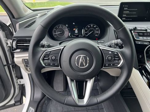 Used 2025 Acura RDX SH-AWD w/ Technology Package image 12