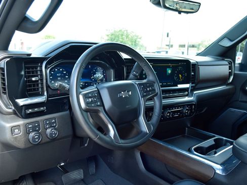 Used 2024 Chevrolet Silverado 2500 High Country w/ Midnight Edition AWD/4WD image 16