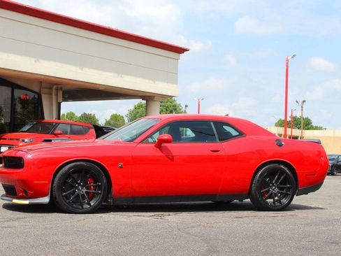 Used 2019 Dodge Challenger R/T Scat Pack w/ Shaker Package RWD image 6