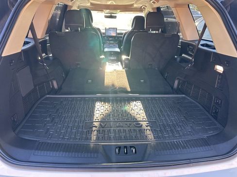 Used 2020 Lincoln Aviator Reserve w/ Equipment Group 202A image 8